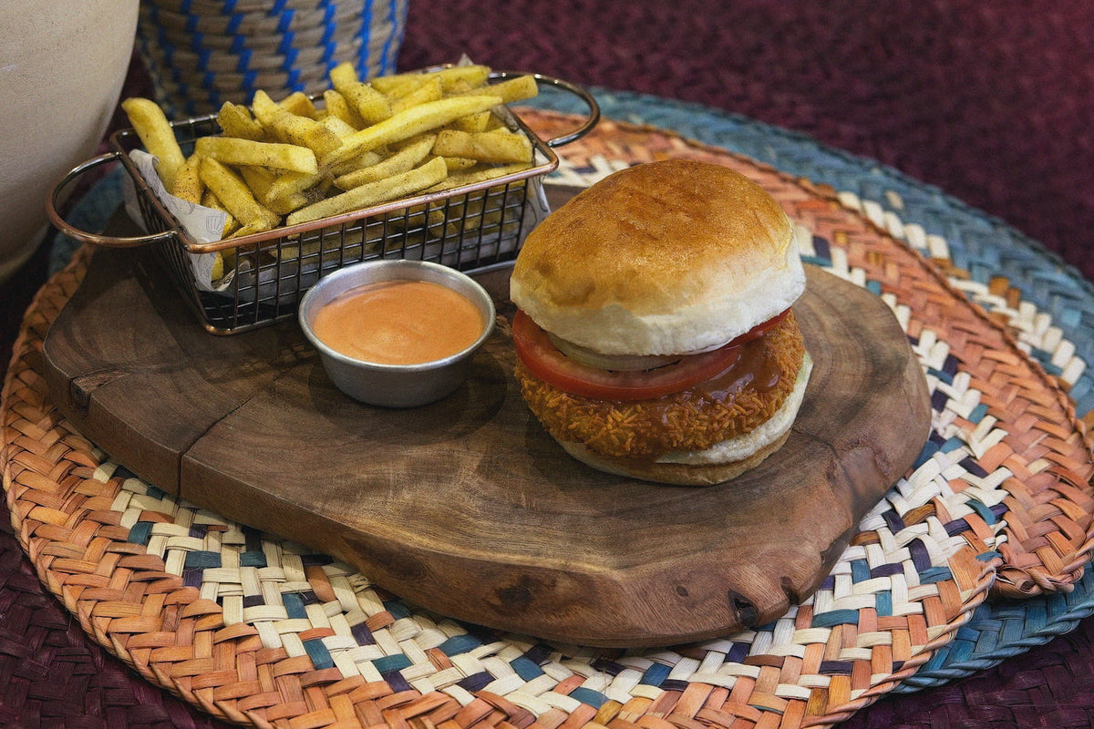 Crispy Chicken Burger Al Lulu Kitchen