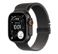ساعة Apple Watch Ultra 3 الذكية بنظام تحديد المواقع العالمي (GPS) وشبكة خلوية، هيكل من التيتانيوم الأسود مقاس 49 مم مع حلقة ميلانو من التيتانيوم الأسود (M)، MF1Q4AF/A