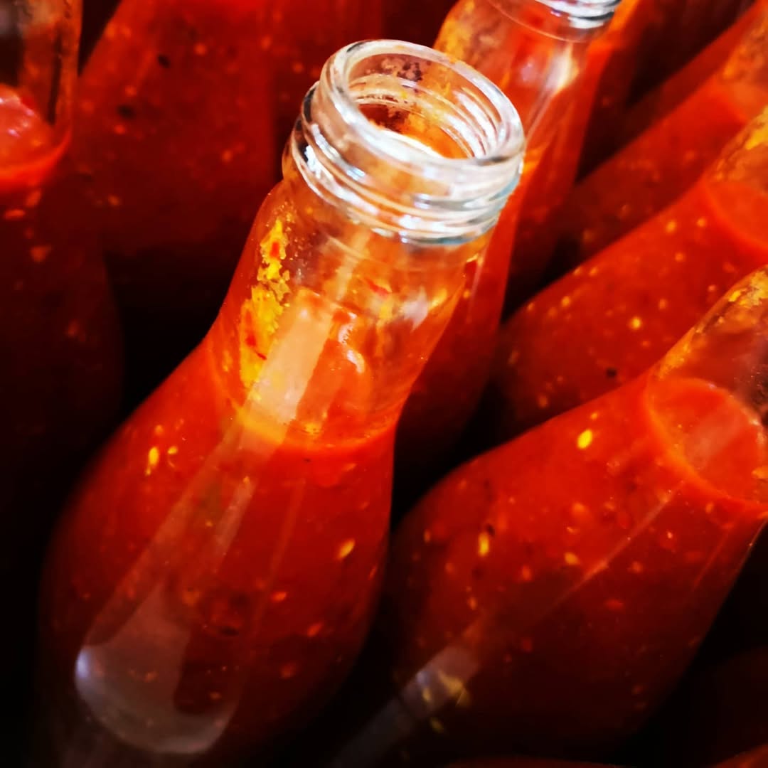 Tomato pepper hot sauce Shefs