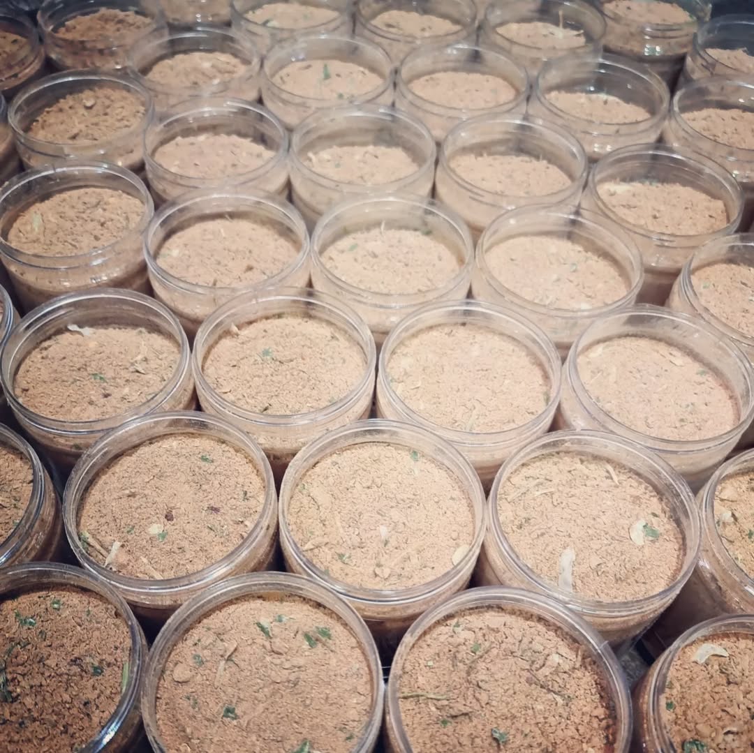 Coriander, garlic, onion and spices mixture Shefs