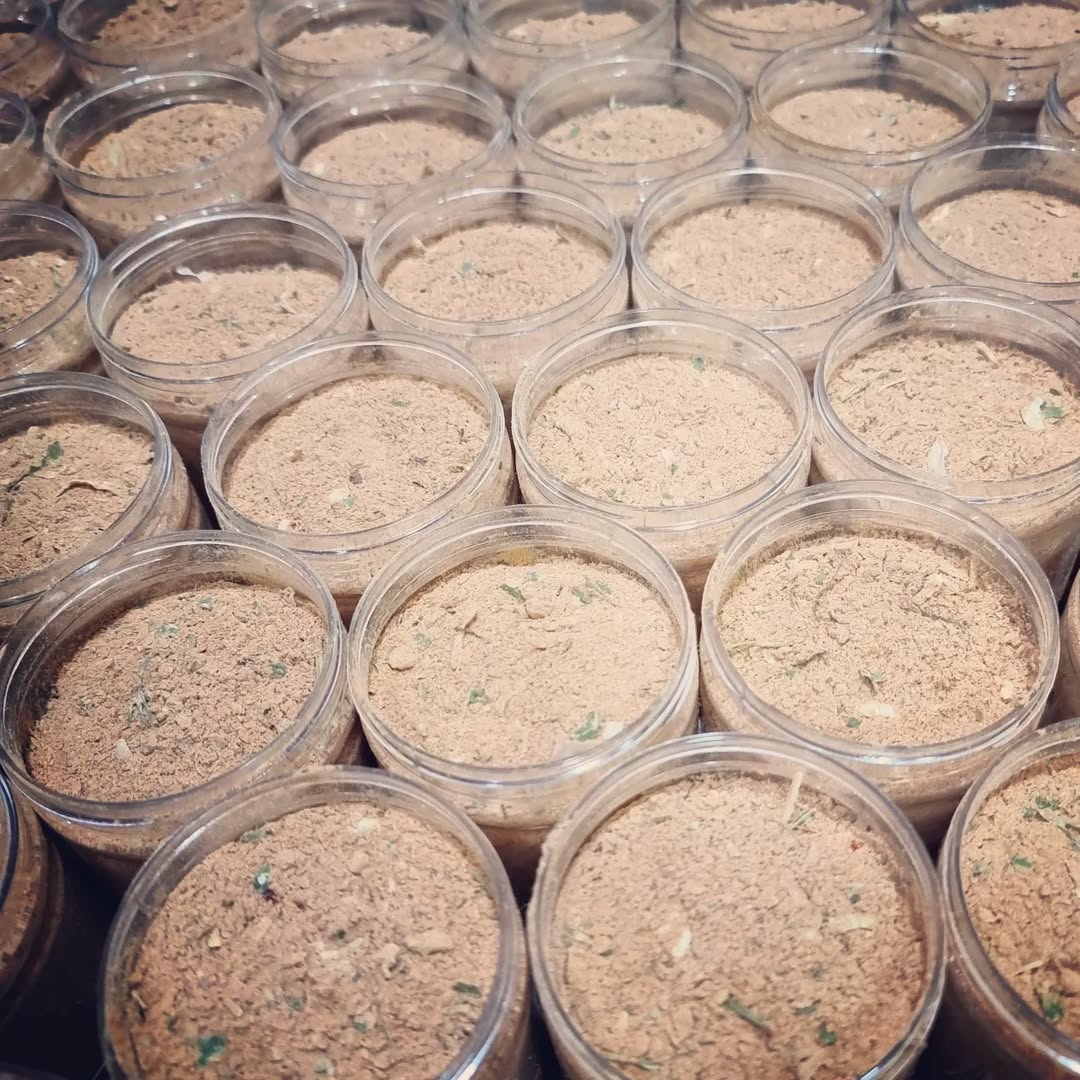 Coriander, garlic, onion and spices mixture Shefs
