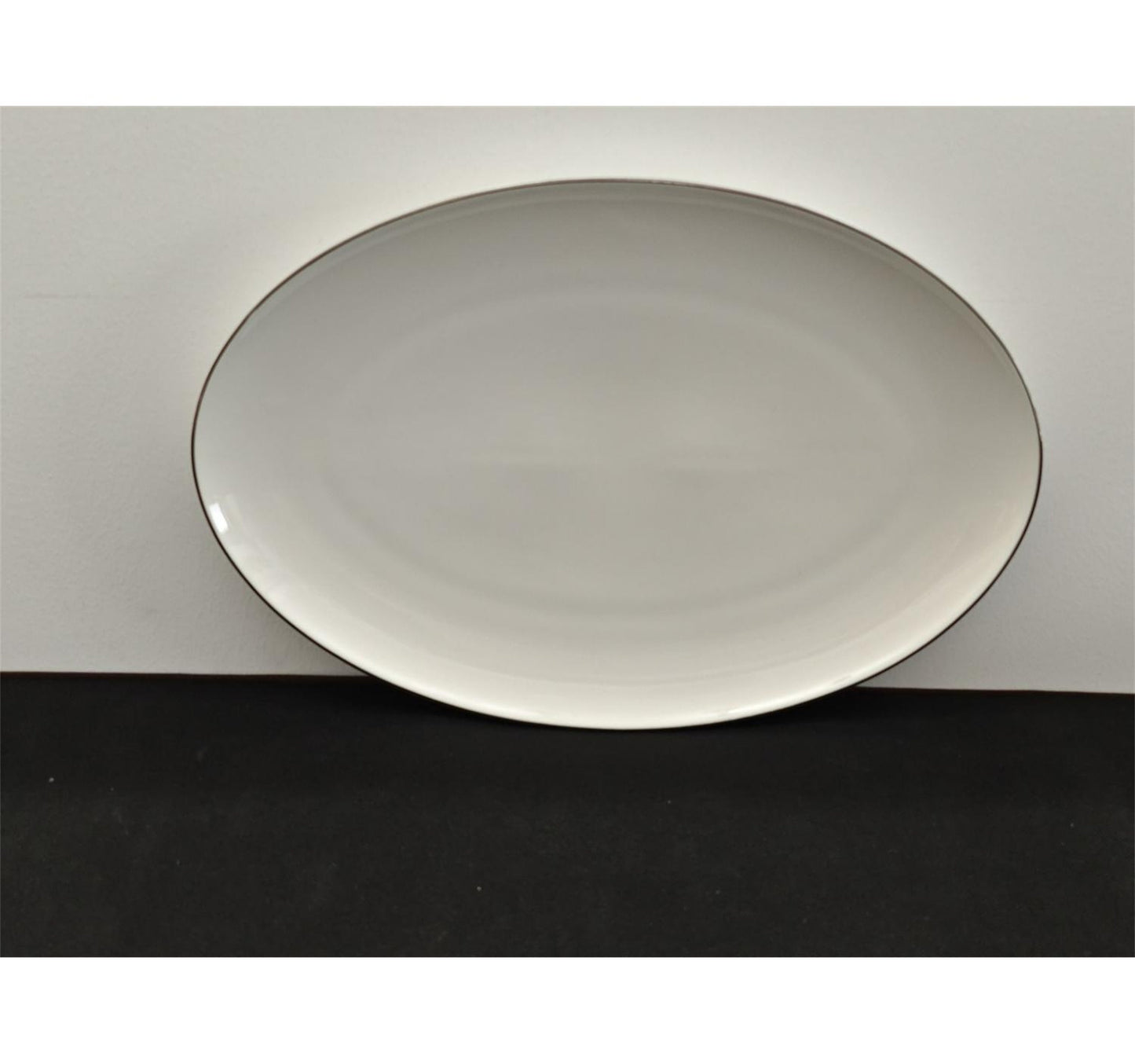 Pearl Noire Oval Plate, 14 inches, White, NBC014SR-LIM
