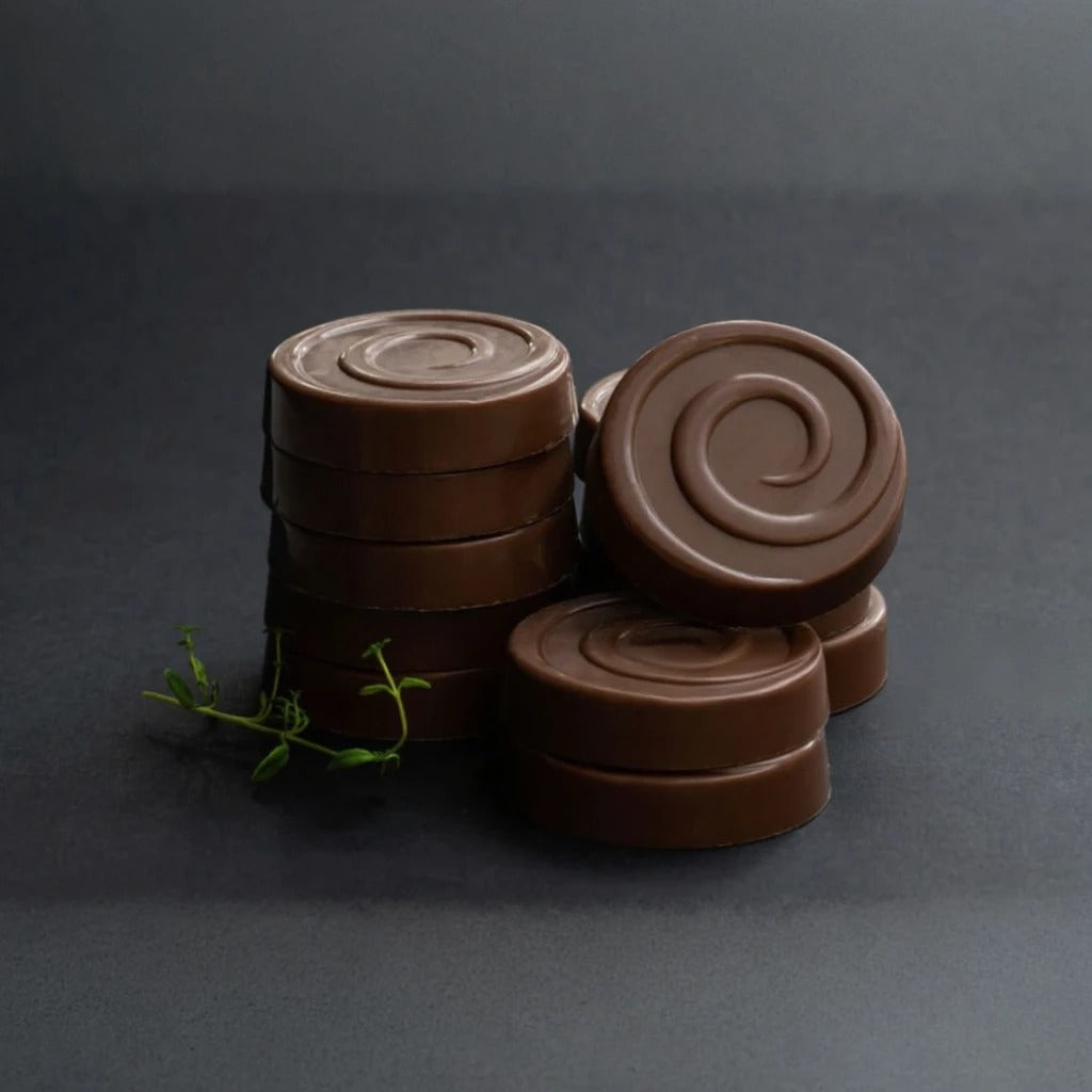 Crispy chocolate with thyme Mention
