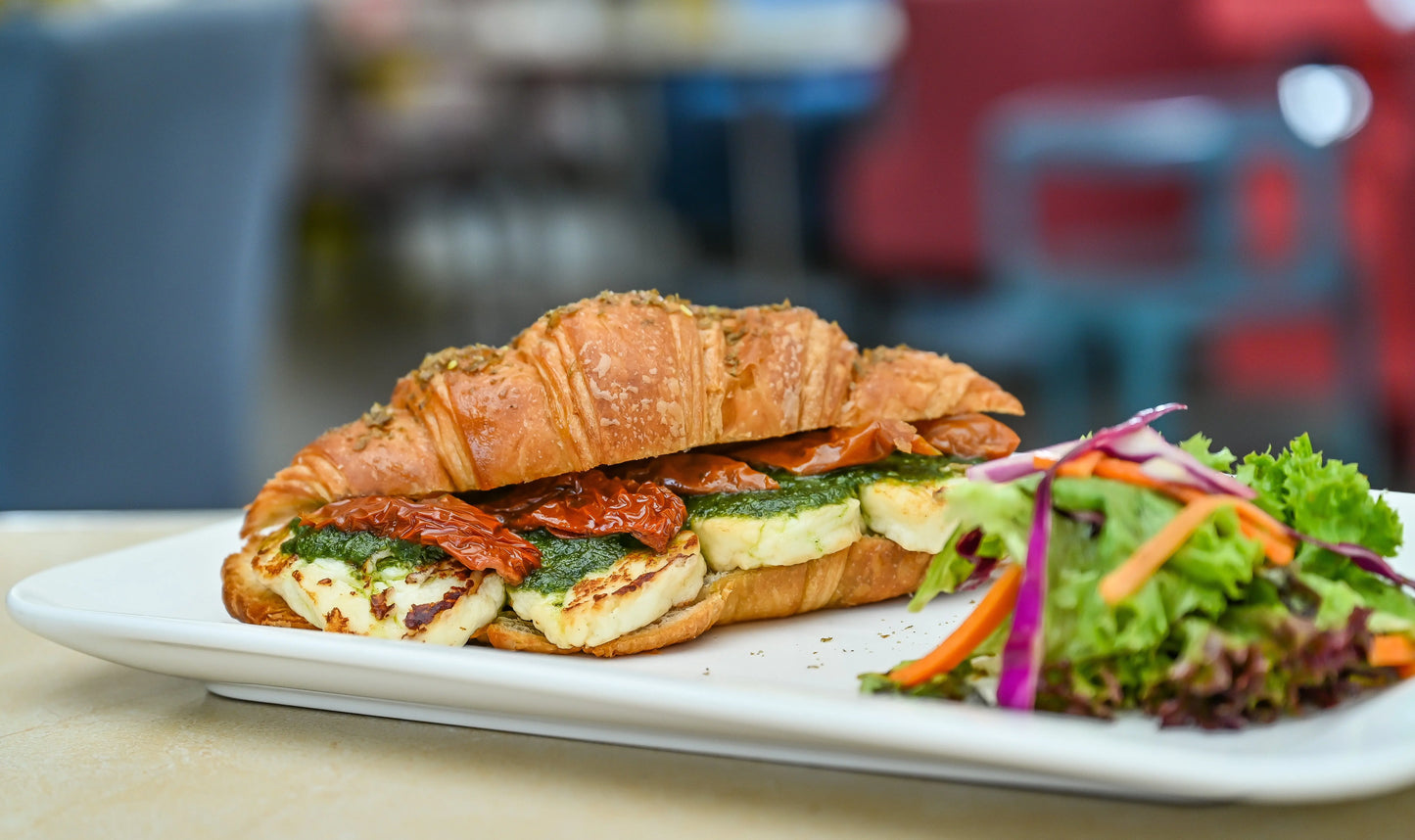 Halloumi Croissant Lemon